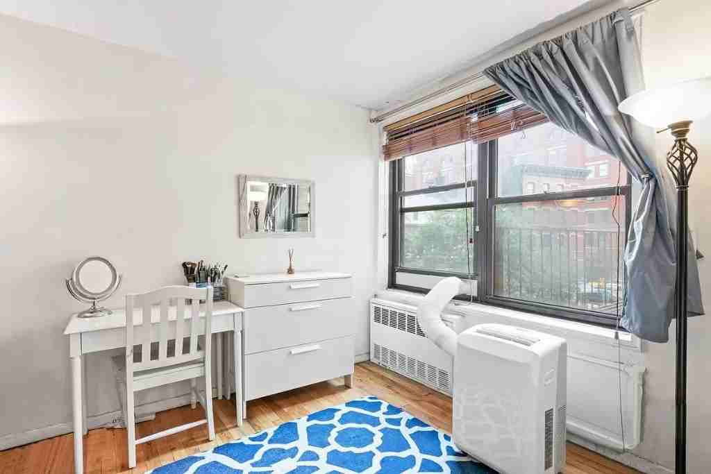 Christopher St #4P - Photo 4 of 8