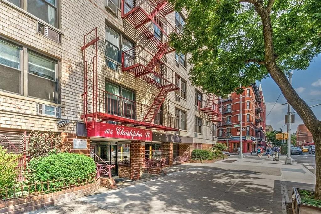 Christopher St #4P - Photo 7 of 8