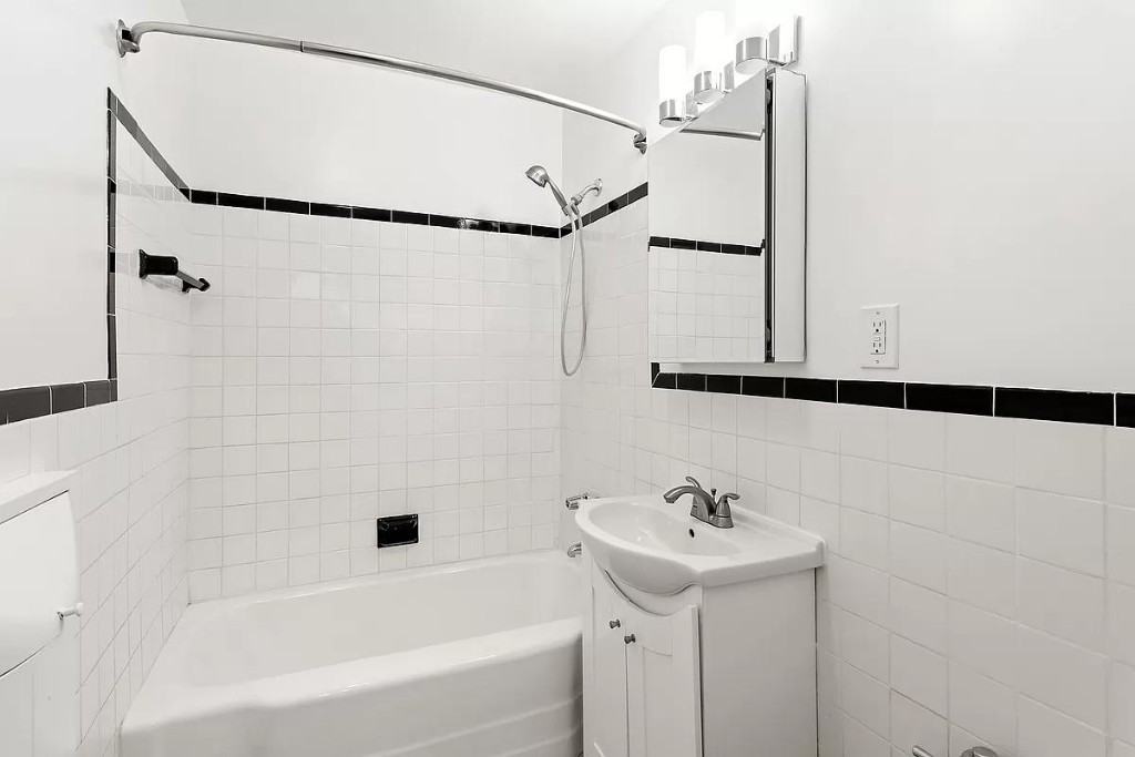 Christopher St #LCC - Photo 4 of 5