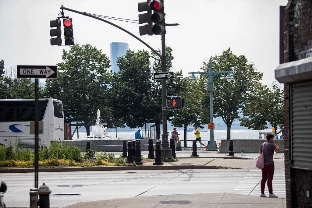 Christopher St #LQQ - Photo 7 of 13