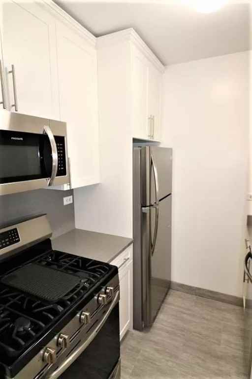 E 22nd St #7S - Photo 4 of 11