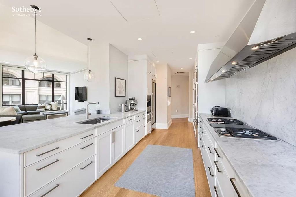 Madison Sq W #14D - Photo 4 of 14