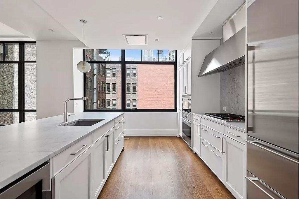 Madison Sq W #10A - Photo 2 of 12