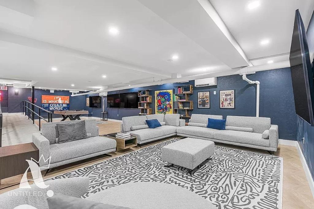 E 4th St #3J - Photo 5 of 6