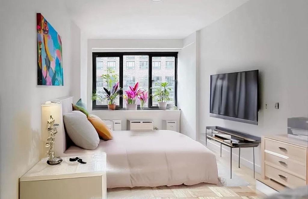 4th Ave #9L - Photo 2 of 3