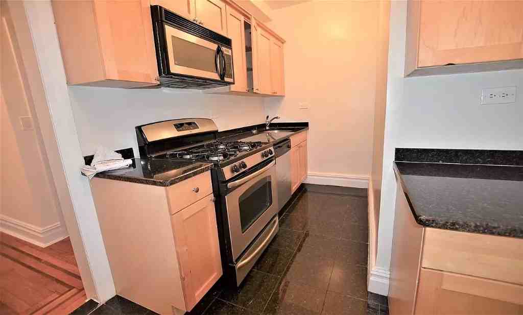 2nd Ave #4F - Photo 4 of 8