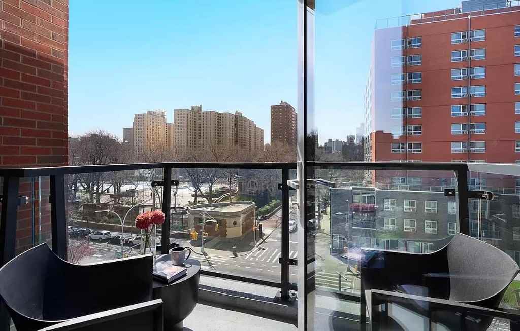 E 2nd St #4A - Photo 5 of 13