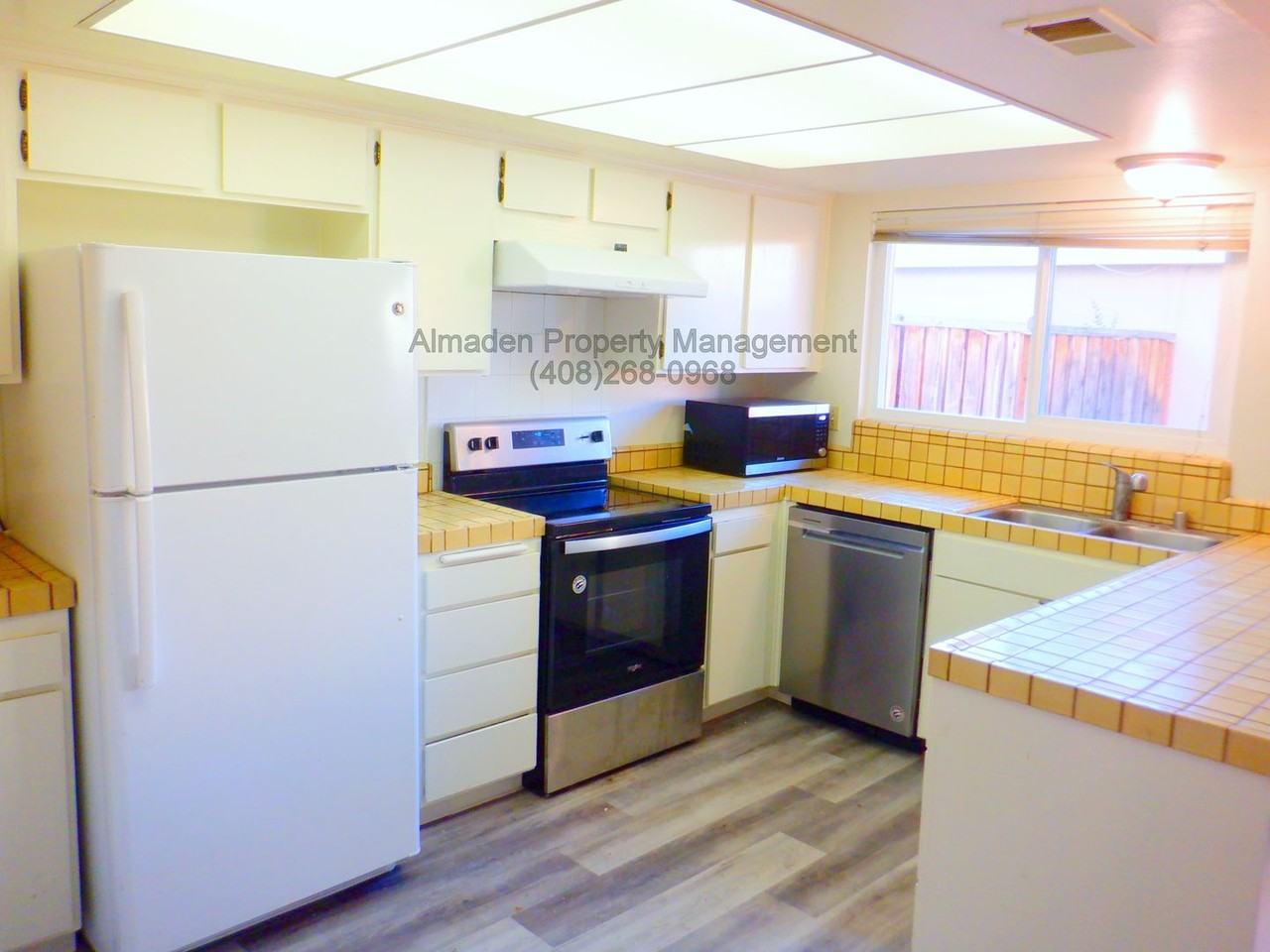 220 Incline Way - Photo 3 of 19