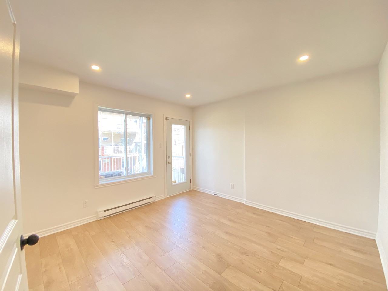 1113 Rue Biencourt - Photo 2 of 20