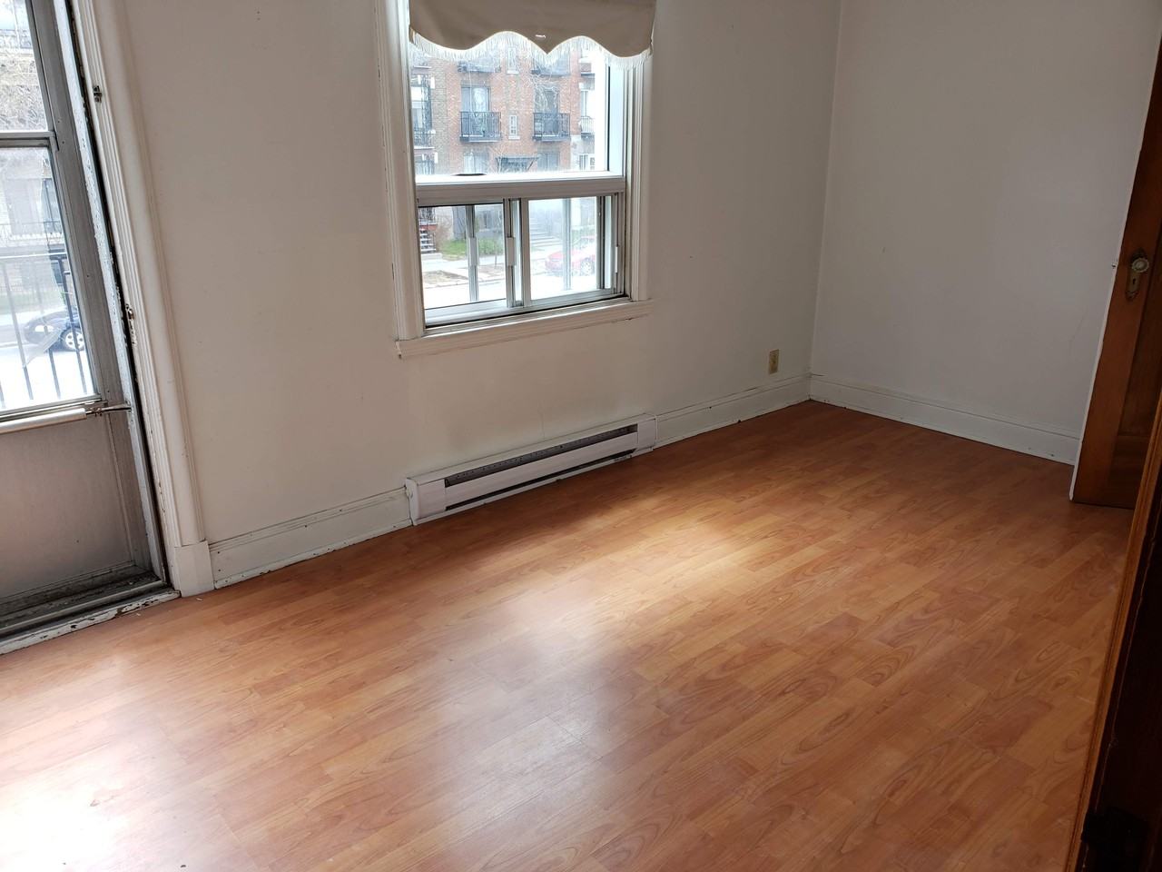 2681 Rue Saint-Zotique - Photo 2 of 7