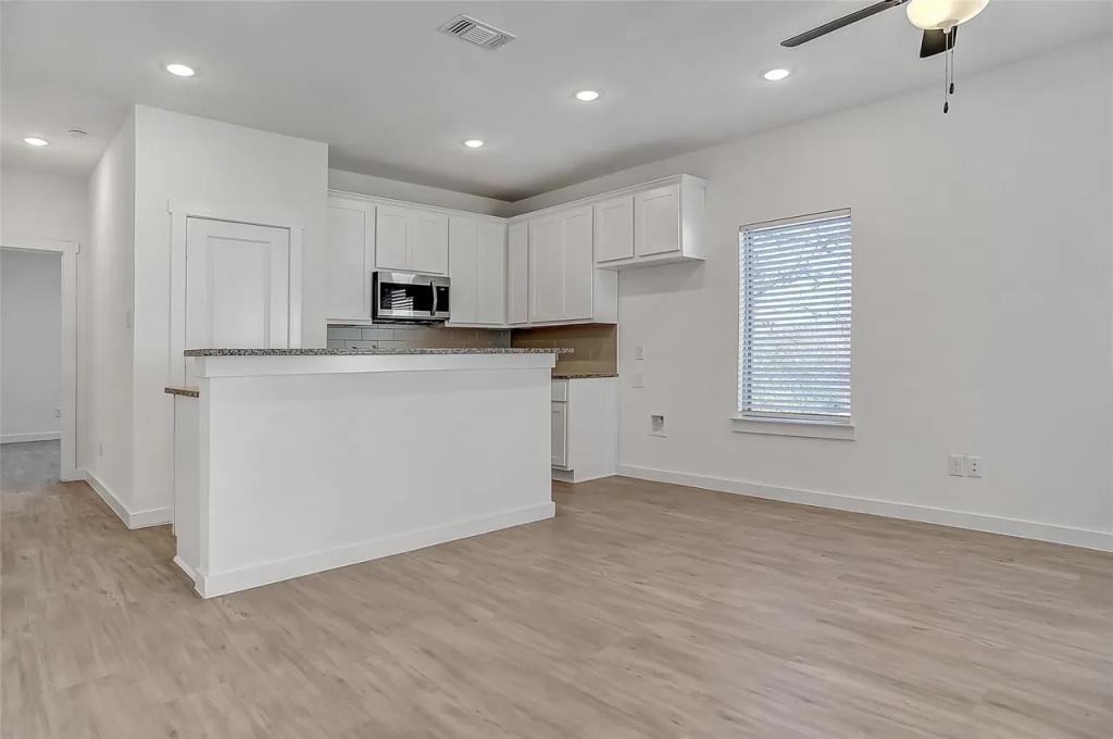 1221 Bells Dr - Photo 2 of 12