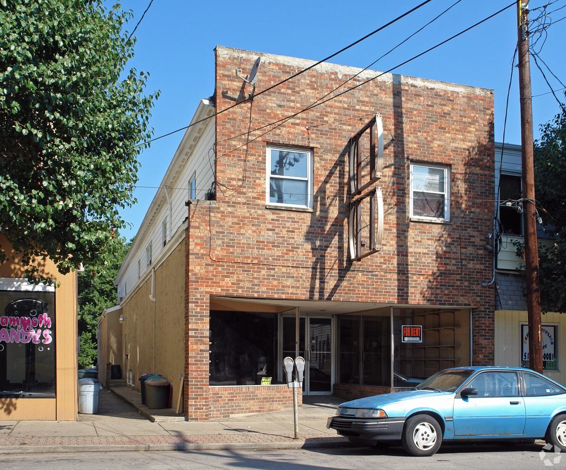 6011 Vine St #3 - Photo 2 of 8