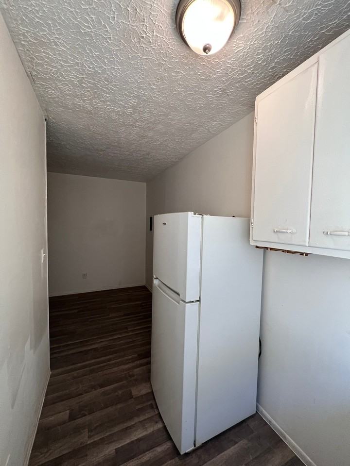 6011 Vine St #3 - Photo 6 of 8