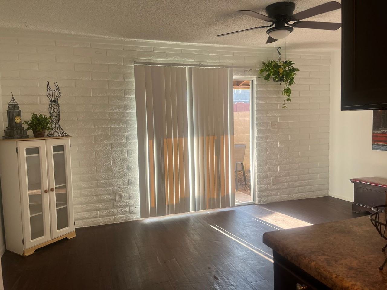 1 MONTH FREE rent 2 bed 1 bath with private Patio - Photo 2 of 31