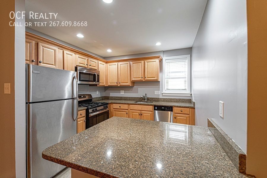 1517 Lombard St - Photo 3 of 28