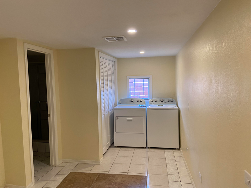 2221 Gold Ave #A - Photo 2 of 5