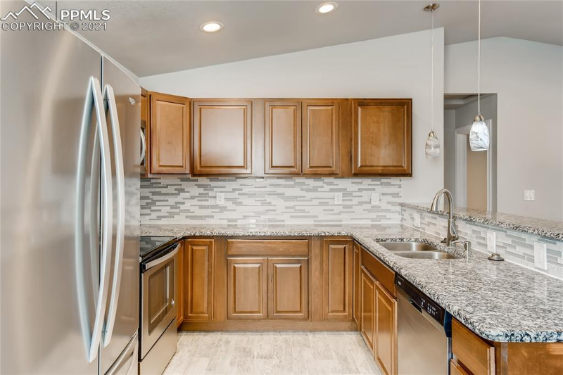 3108 Moonbeam Circle South - Photo 7 of 13