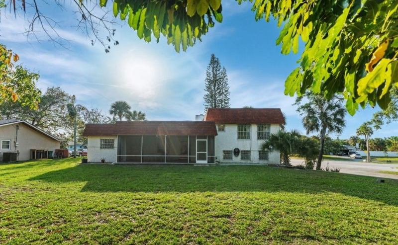 2801 Dorsey Pl - Photo 3 of 20