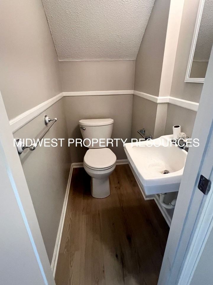 907 Nw Colbern Rd - Photo 7 of 14