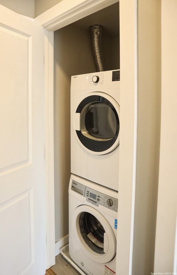 1152 Oates St Ne #3 - Photo 4 of 10