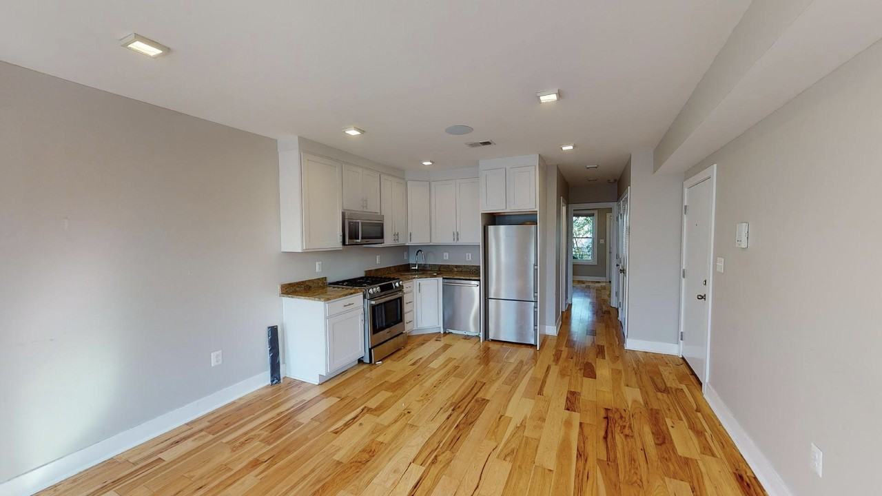 1152 Oates St Ne #3 - Photo 7 of 10