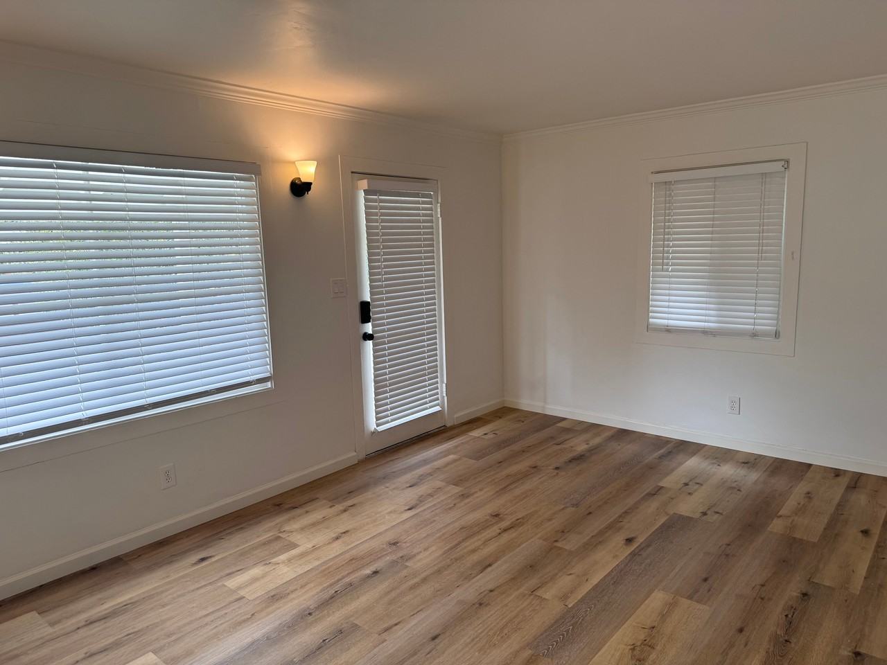 301  Crocker Avenue - Photo 3 of 21