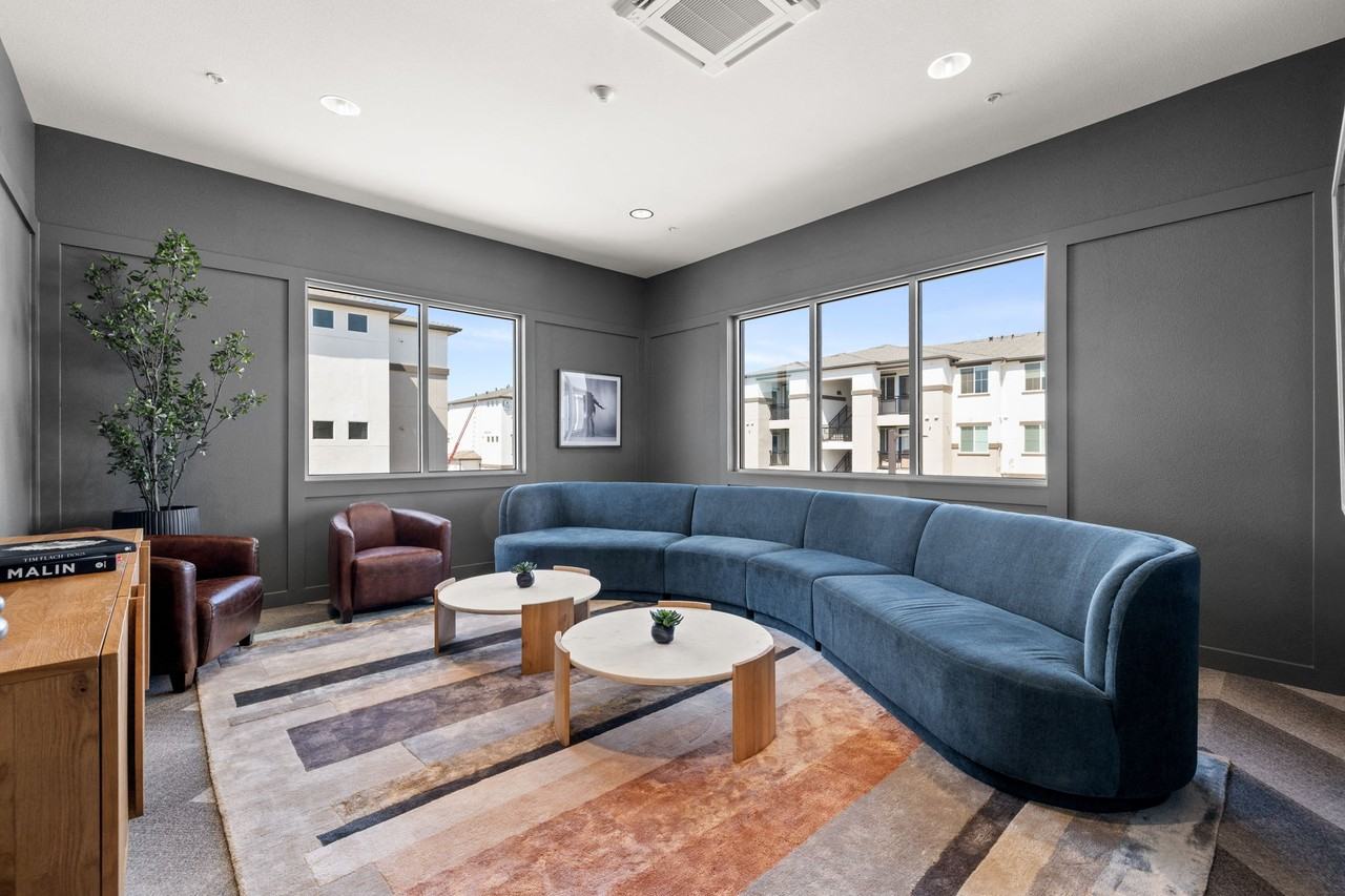 Kinsley Yard - Photo 4 of 50