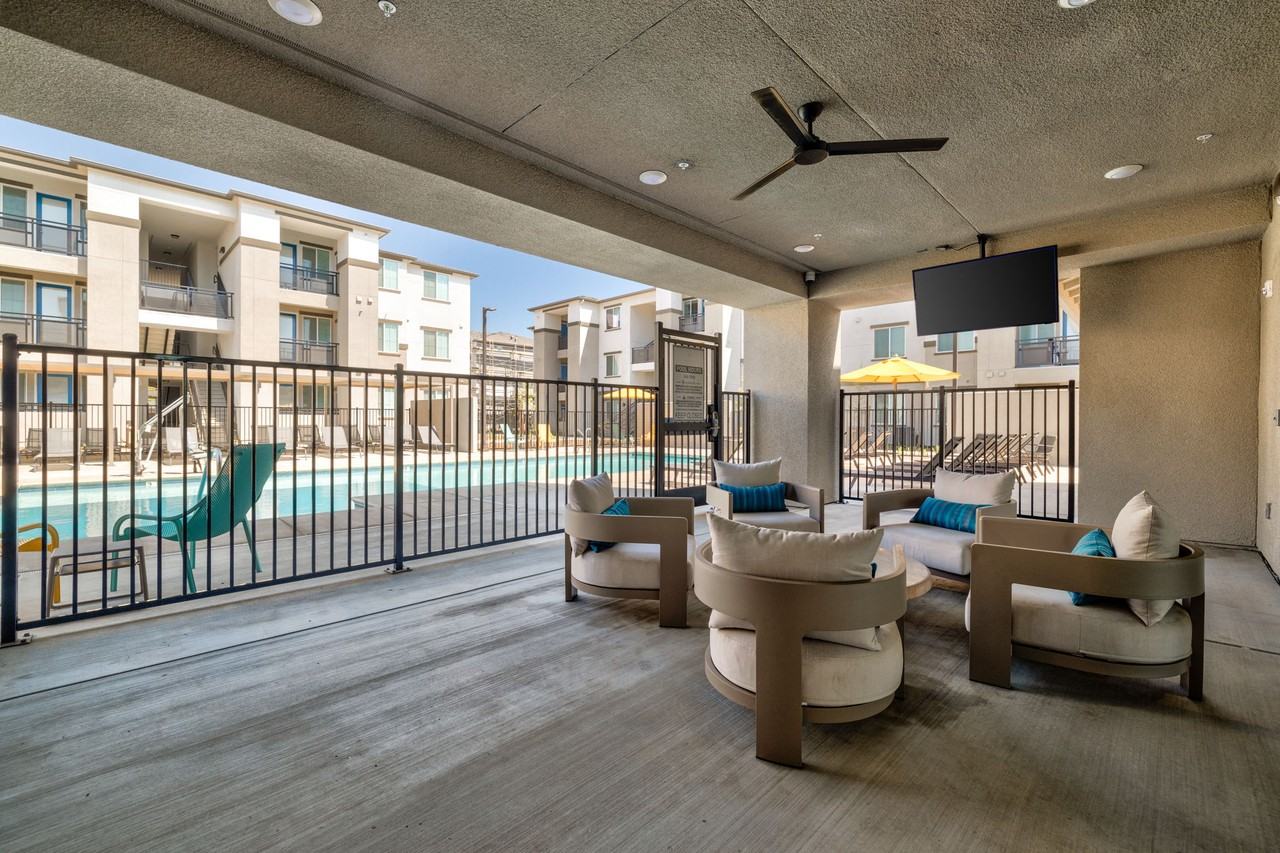 Kinsley Yard - Photo 7 of 50