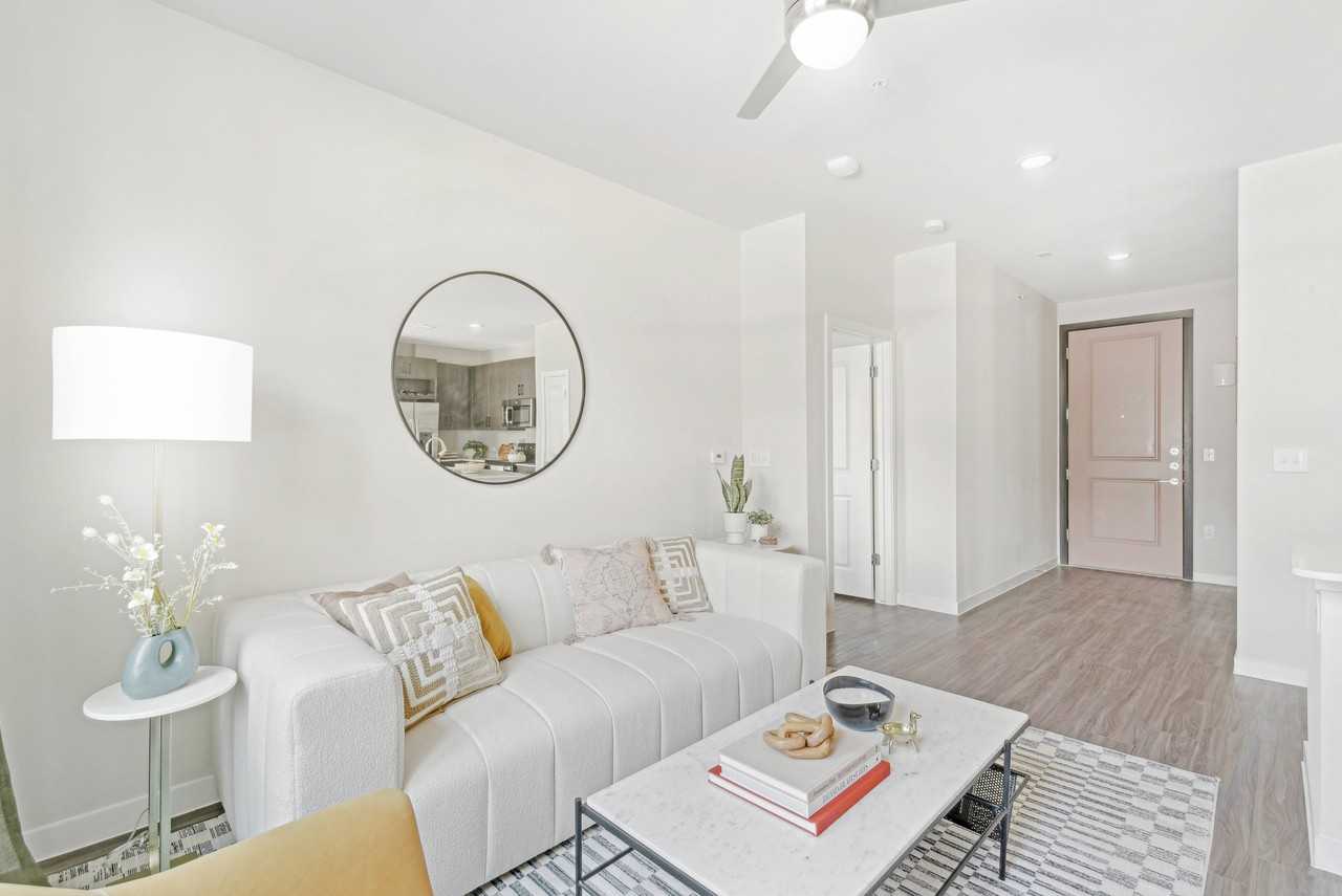 Lyric at The Merc - Photo 4 of 26