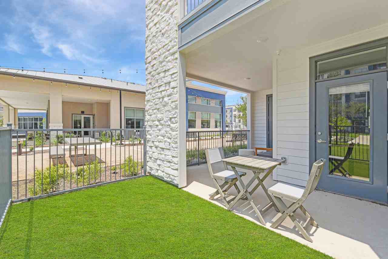 Lyric at The Merc - Photo 6 of 26