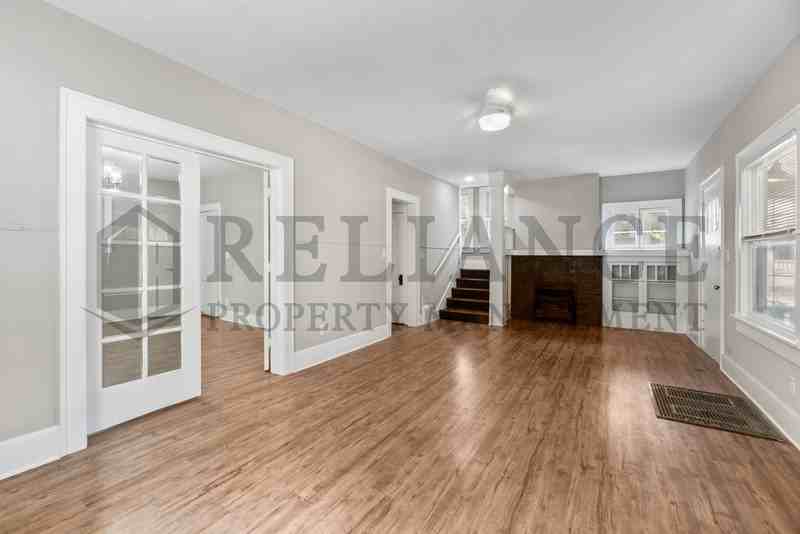 257 N Erie St - Photo 6 of 32