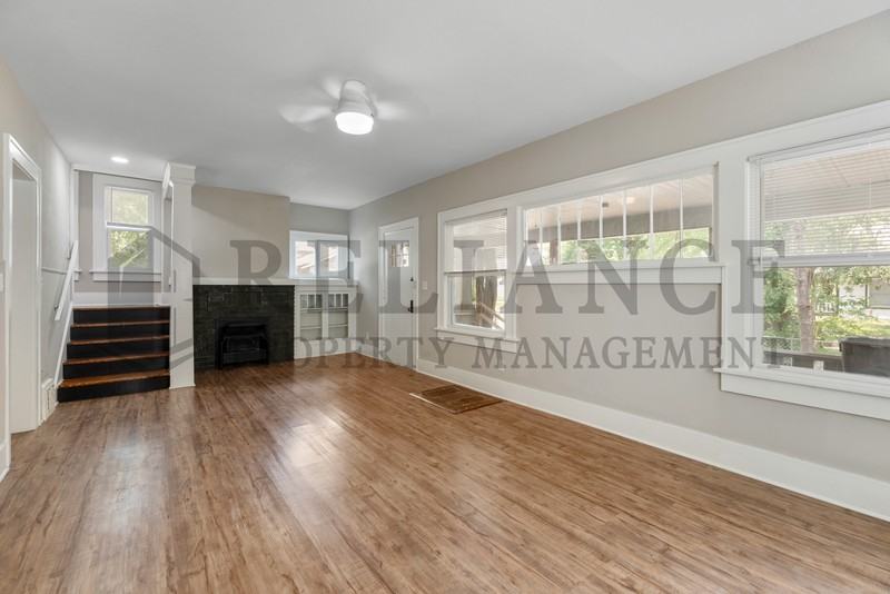 257 N Erie St - Photo 7 of 32
