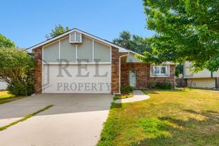 2126 N Pine Grove St - Photo 1 of 1