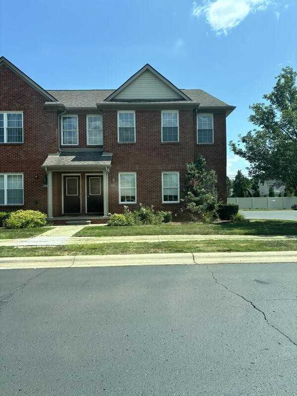13281 Turnberry Ct - Photo 2 of 19