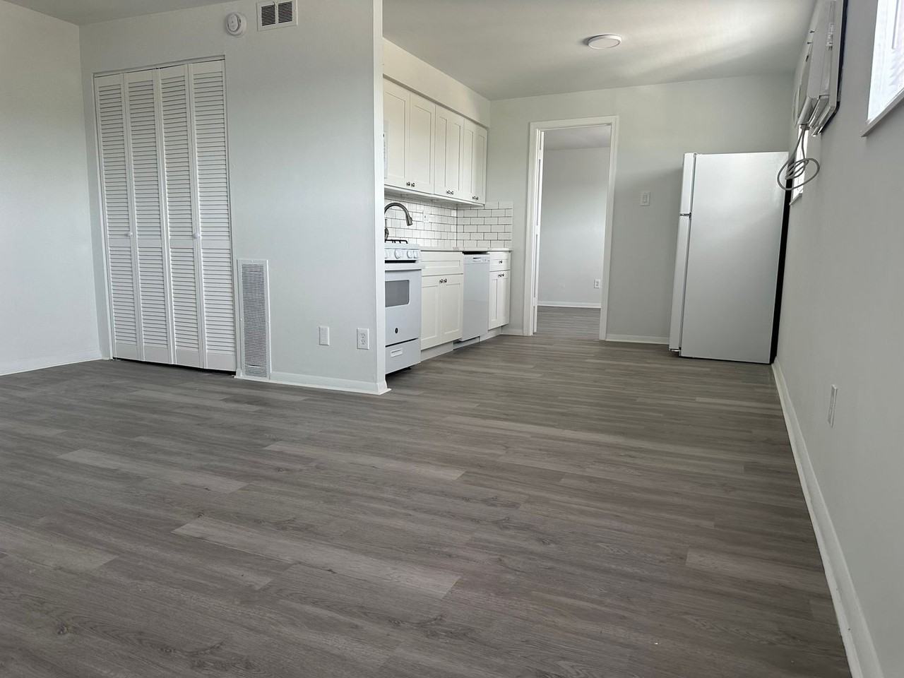 Philmont Terrace - Photo 3 of 9