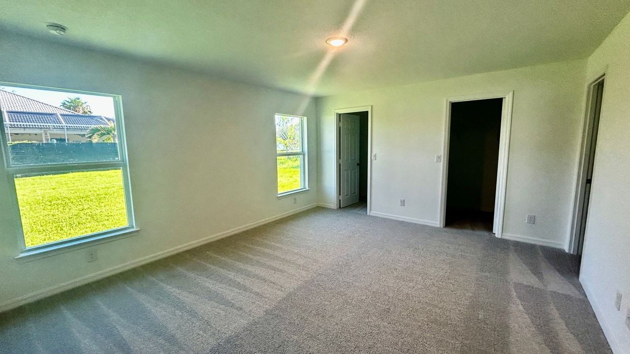 1811 Sw 3rd St - Photo 5 of 22