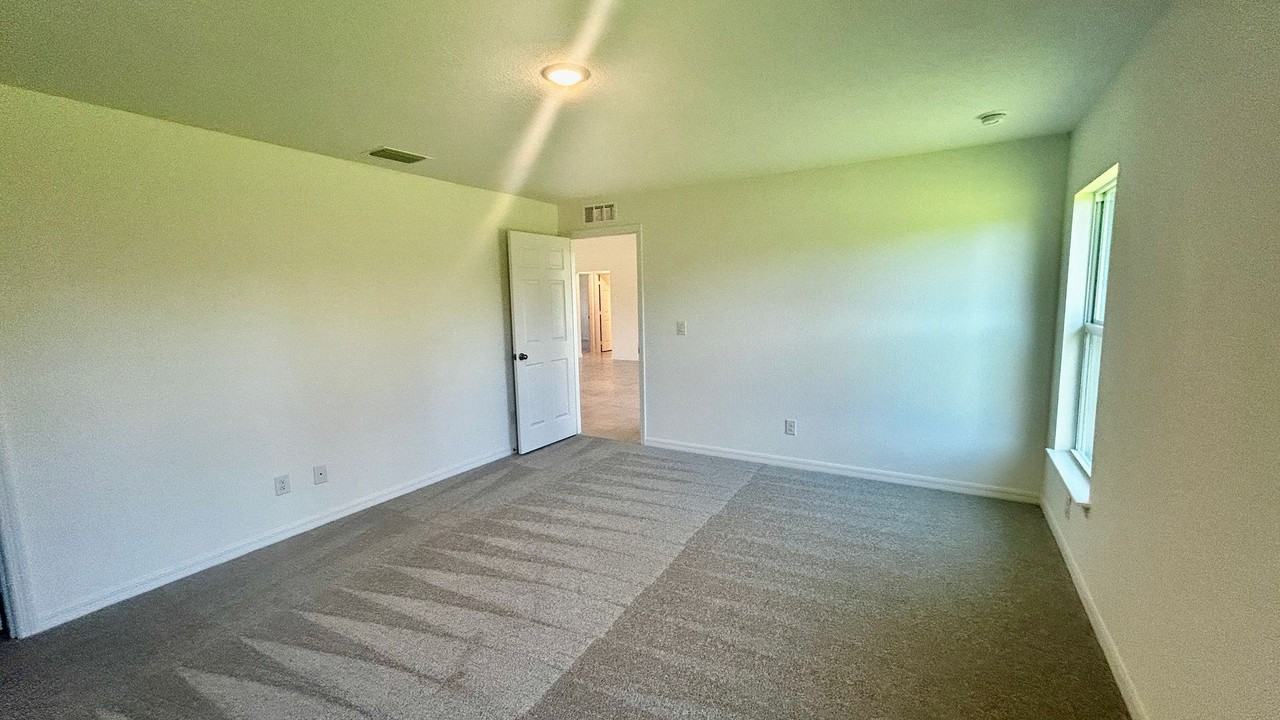 1811 Sw 3rd St - Photo 6 of 22
