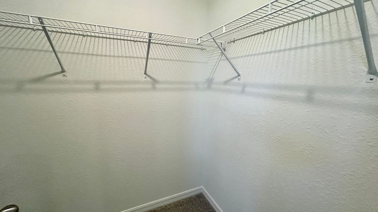 1811 Sw 3rd St - Photo 7 of 22
