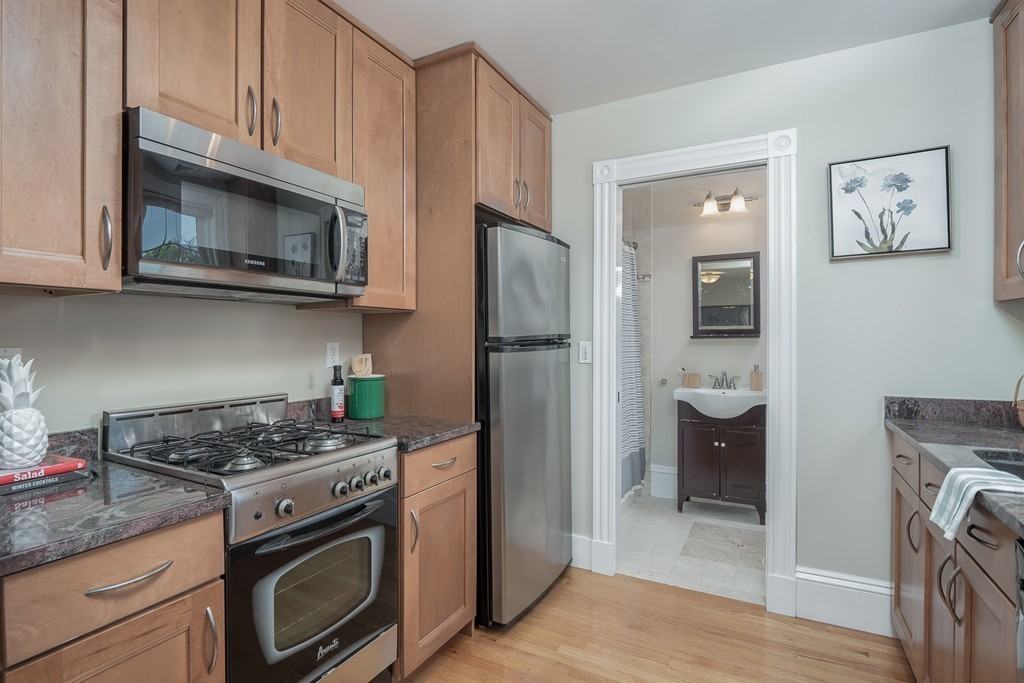 303 Broadway #2F - Photo 4 of 11