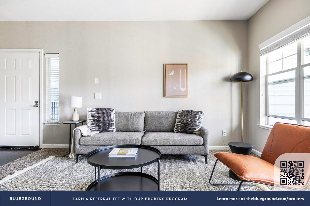 1625 Nantucket Circle #515 - Photo 5 of 31