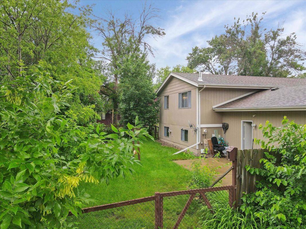 4579 W 133rd St - Photo 2 of 25