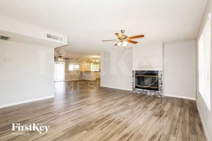 4108 W Desert Hills Dr - Photo 2 of 15