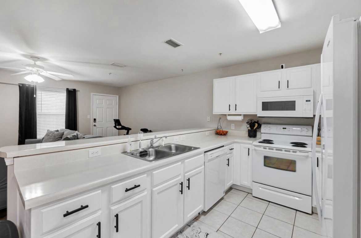 17 Shell Ave Se #C1 - Photo 3 of 15