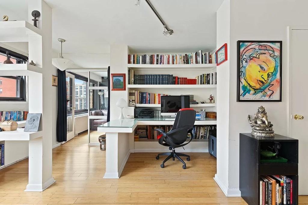 W 21st St #10CDE - Photo 3 of 5