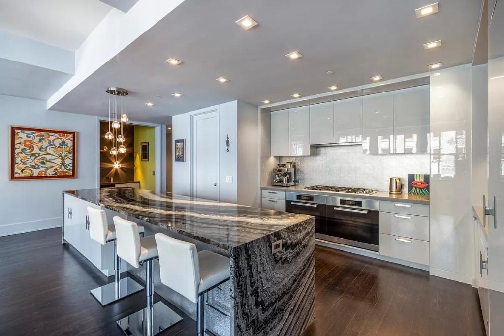 W 30th St #17A - Photo 3 of 16