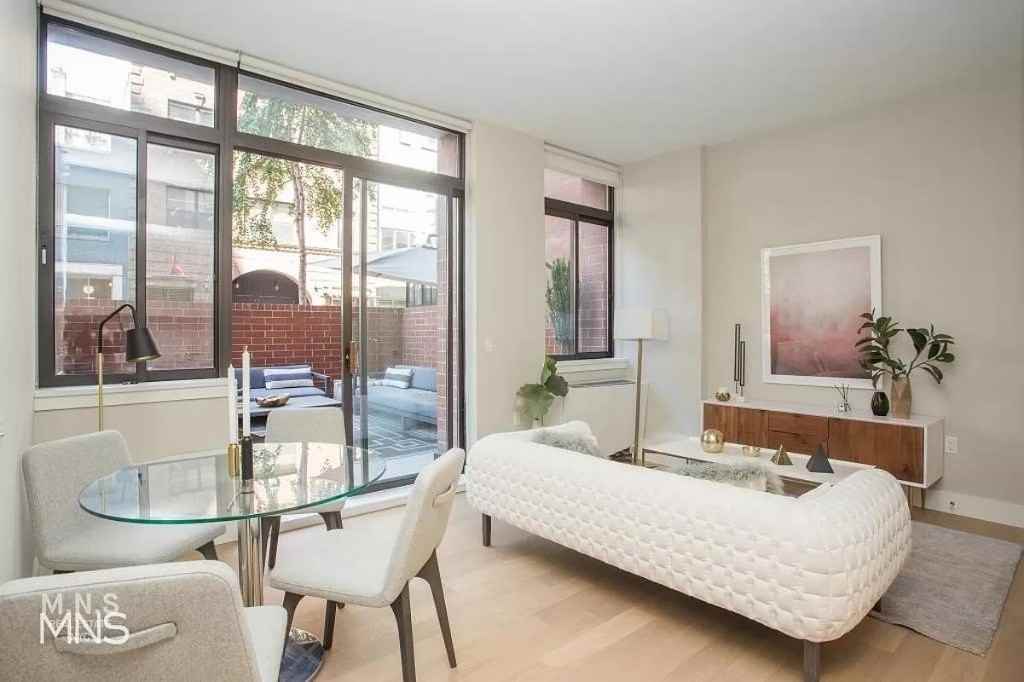 W 19th St #1E - Photo 3 of 13