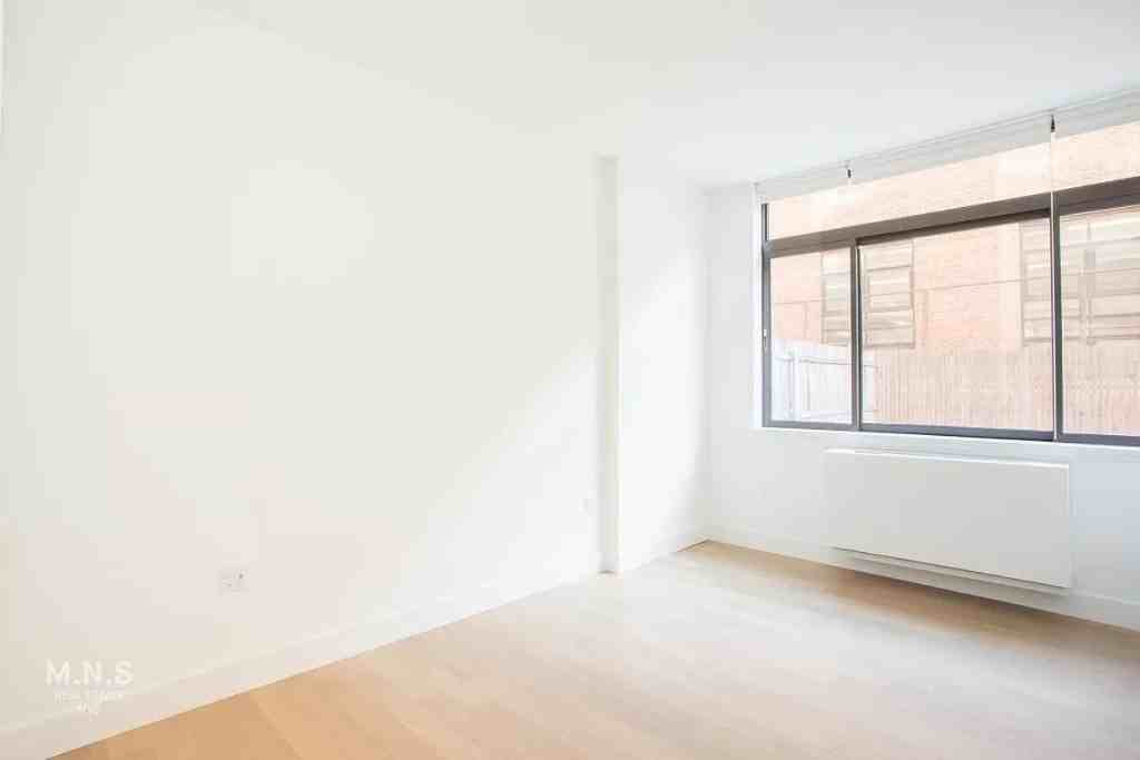 W 19th St #1E - Photo 5 of 13