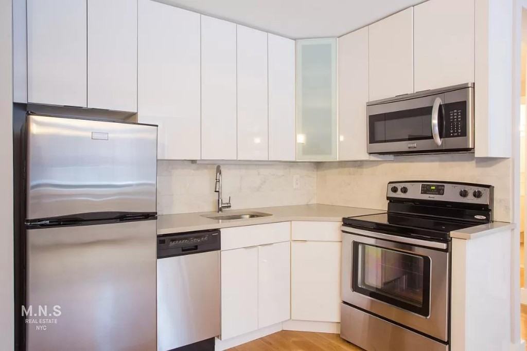 W 19th St #14D - Photo 2 of 13