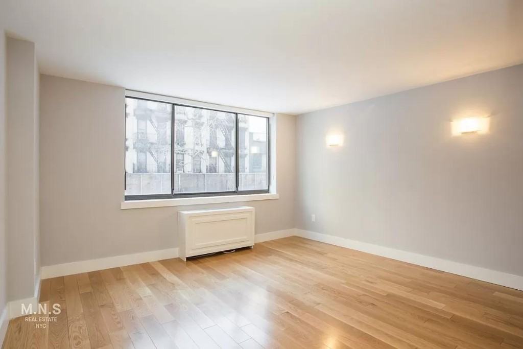 W 19th St #14D - Photo 3 of 13