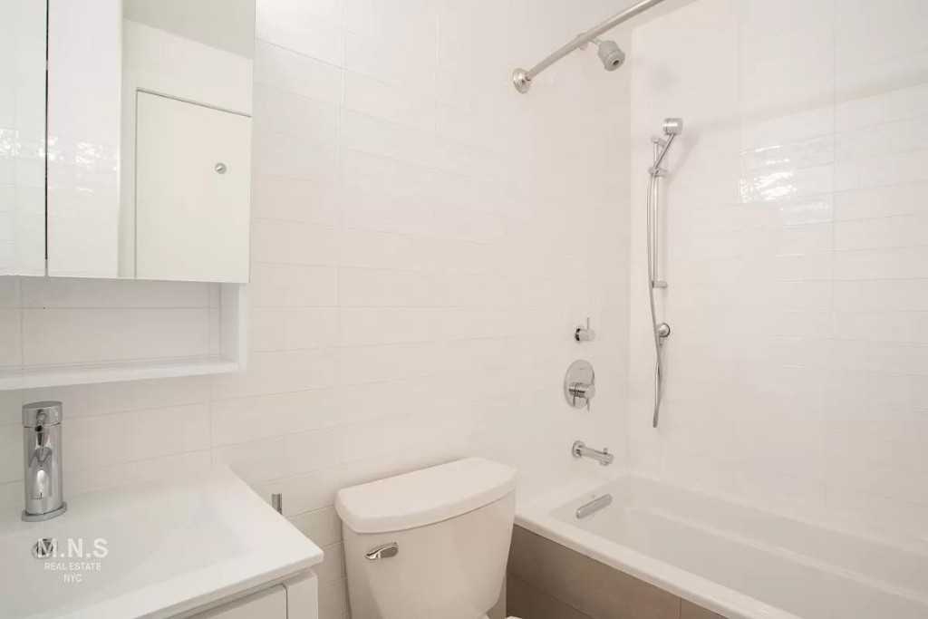 W 19th St #14D - Photo 6 of 13